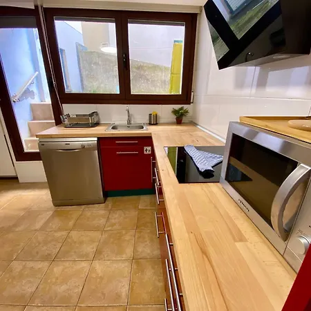 Apartamntos Urdaibai 3 * بيرميو
